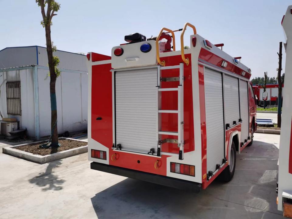 2噸江鈴水罐消防車(chē)