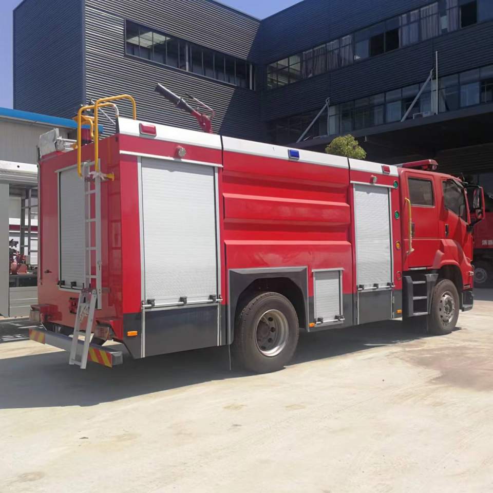 國(guó)六   7噸五十鈴EVR泡沫消防車(chē)